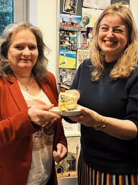 Muqarnas Cake, Hedda and Teddi